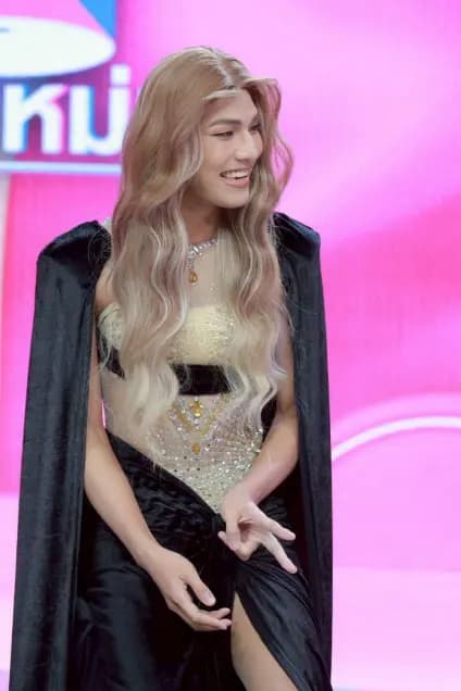 โต๊ะหนูแหม่ม ม่อน วรวิทย์