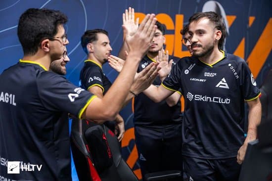 SAW战队在PGL布加勒斯特赛事中的比赛画面