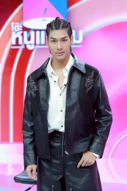 โต๊ะหนูแหม่ม ม่อน วรวิทย์