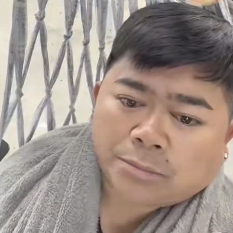 两人曾经甜蜜互动的照片