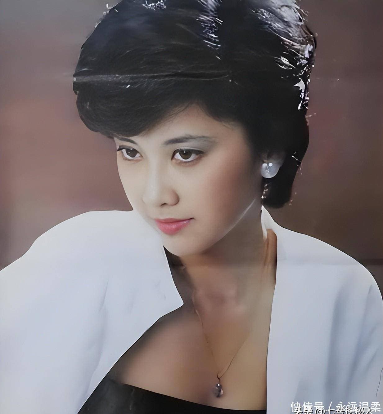 72岁朱琳与其丈夫生活近况