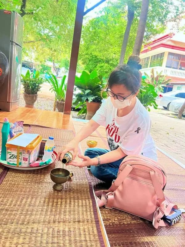 塔伊·赛塔恩行善相关图片