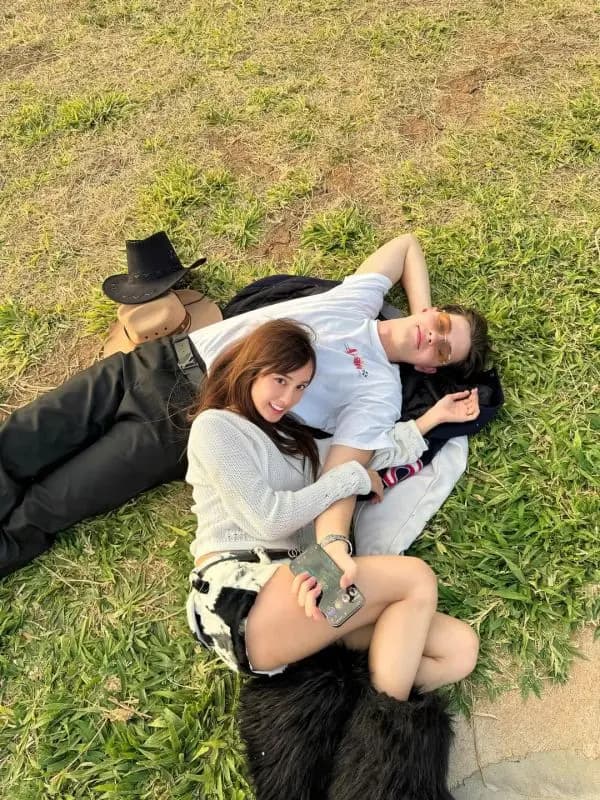 Kik与RB的甜蜜互动照片