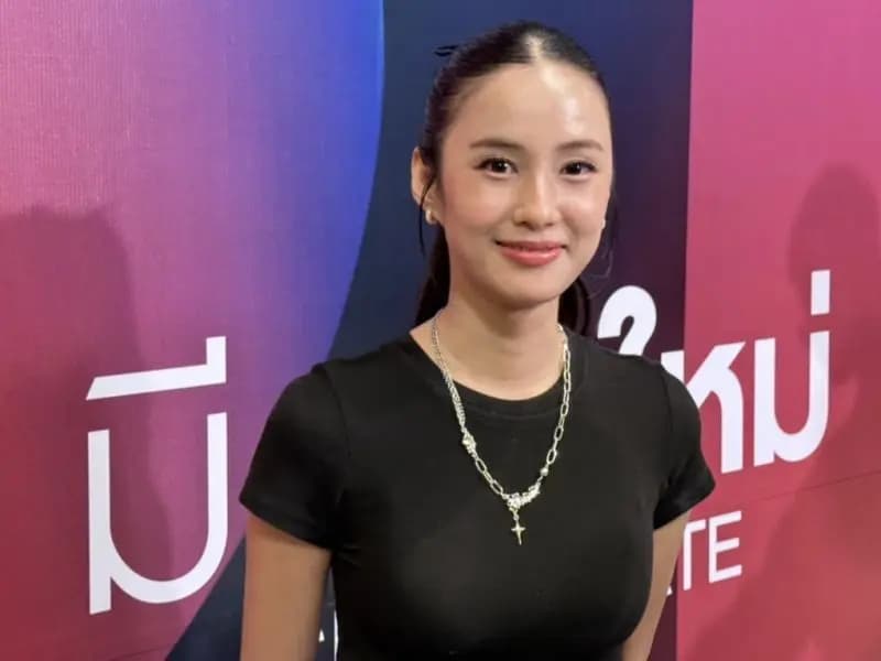 Kik认真学习英语的样子