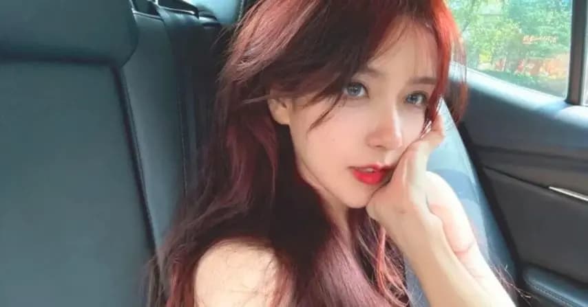 Rita LPL女解说直播娱乐瞬间,高颜值主播整活经典画面