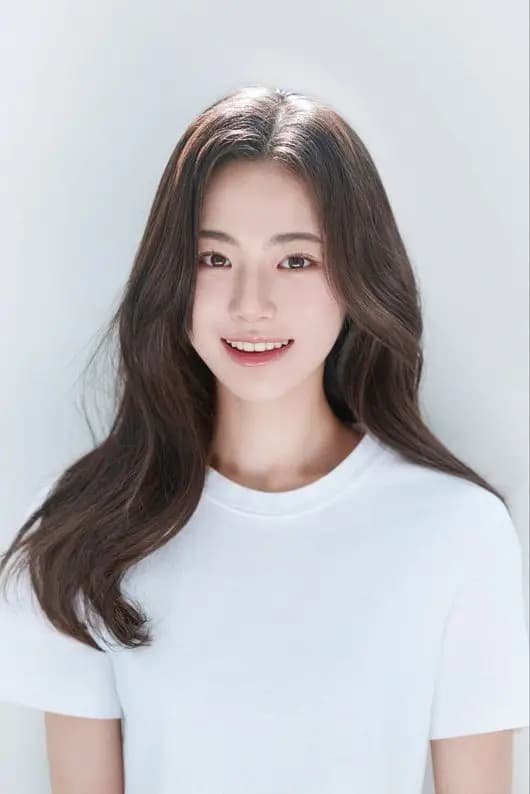 Actress Lee Ga-Yeon poses with Blitzway Entertainment executives during exclusive contract signing ceremony