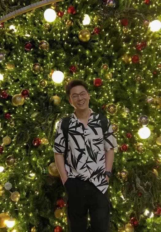 Champ Saranphat handsome news anchor One31 portrait