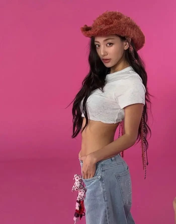 TWICE志效美式休闲风穿搭随拍