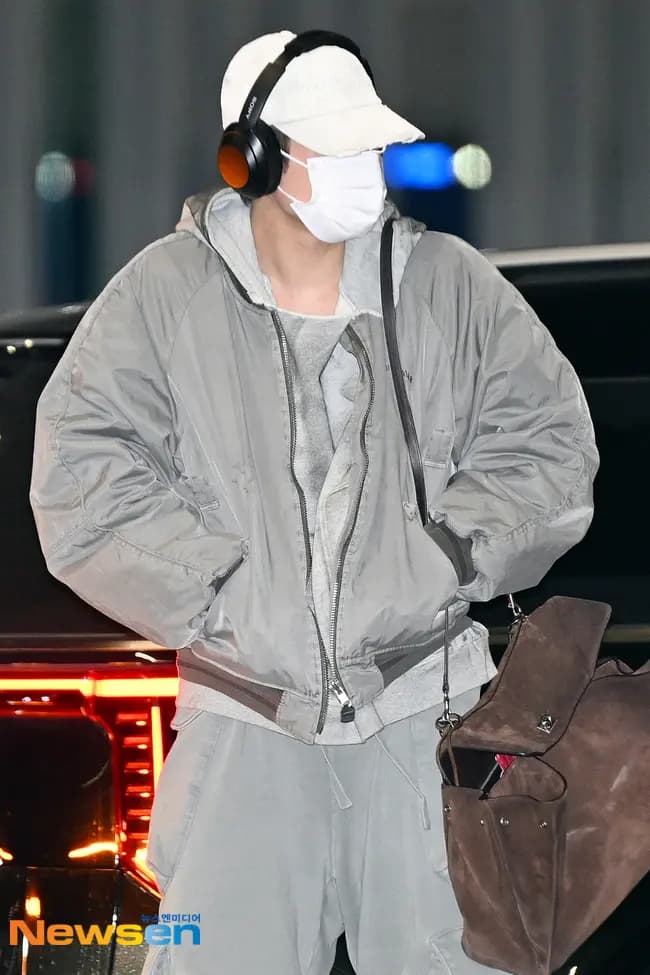 TOMORROW X TOGETHER members Soobin, Yeonjun, Beomgyu, Taehyun, and HueningKai at Incheon International Airport departing for Hong Kong World Tour