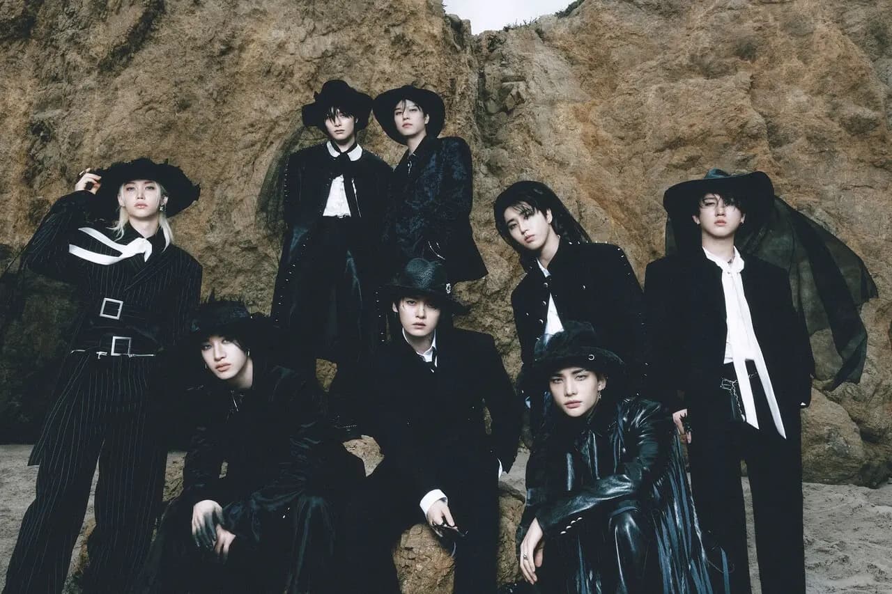 Stray Kids法国黄硬币慈善盛典宣传图