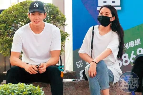 禾浩辰求婚吴品洁相关报道的图文标识