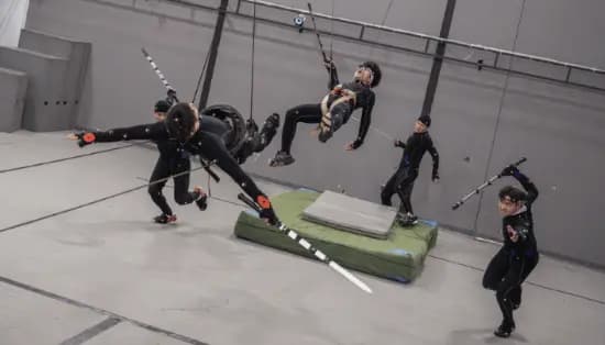 《影之刃零》动捕工作室中演员表演装甲醒狮对战动作场景