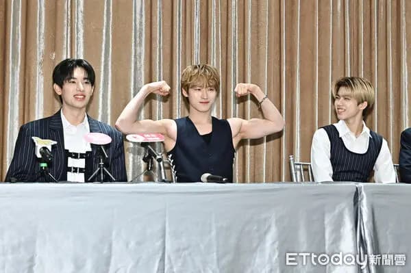 ALL(H)OURS member Youmin shows off his toned arm muscles, joking they act as his winter coat in cold Taiwan