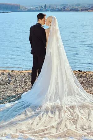 陈汉典与LULU在富士山留下爱的足迹的婚纱照