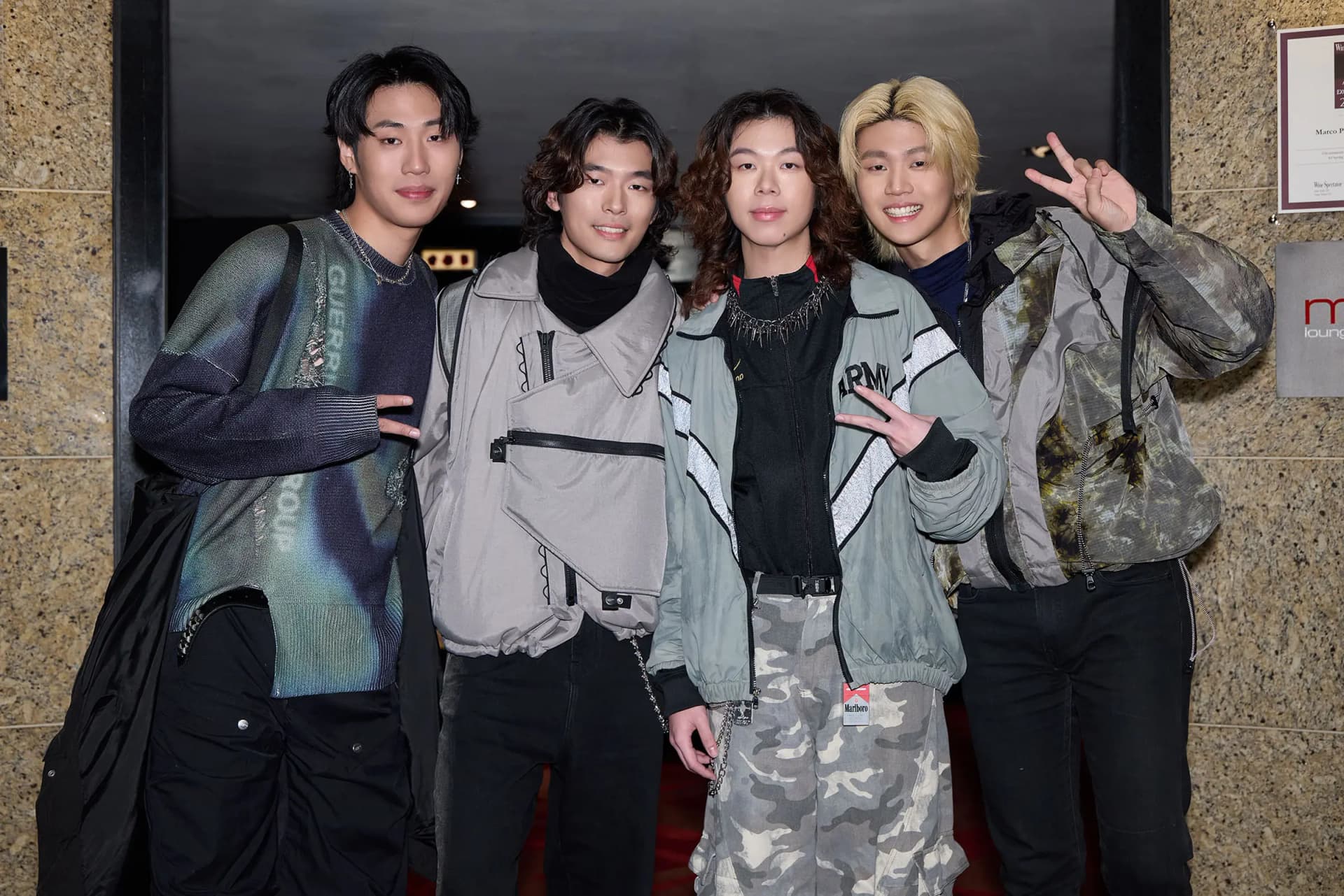 新人乐团帕拉斯PALLAS成员合照,左起为贝斯手汉堡、主唱FAMA、鼓手大宝、吉他手小葵